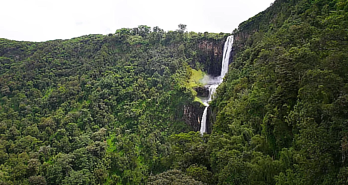 karuru falls in aberdare