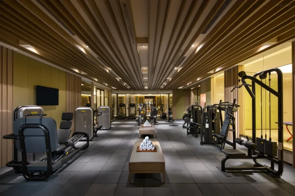 crown plaza shanghai nanjig road gym